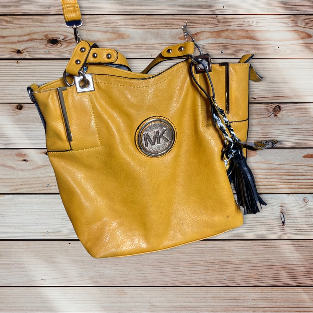 Great fall Michael Kors purse.